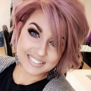 Meet your Posher, Amber